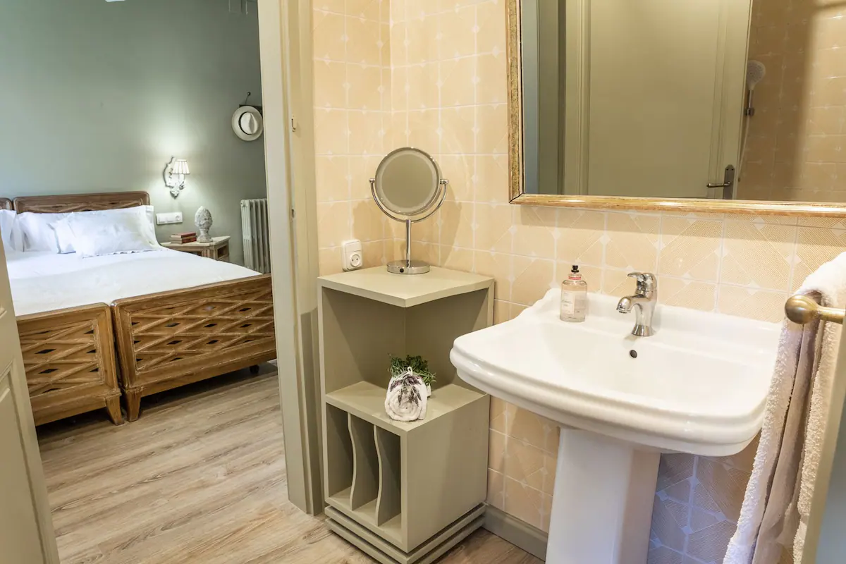 2b5915df-ace5-4621-a2c4-78a97b3214a1