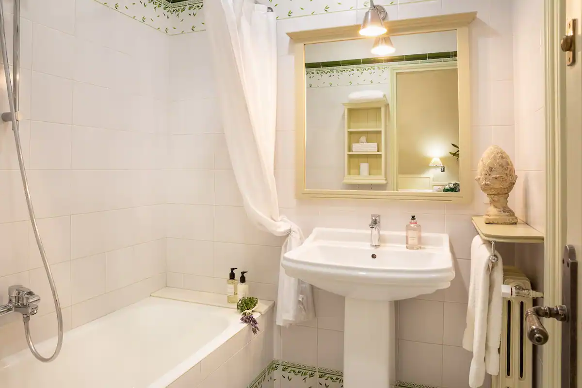 648f43b5-13b0-45fe-8c35-3cb9a41c82ce