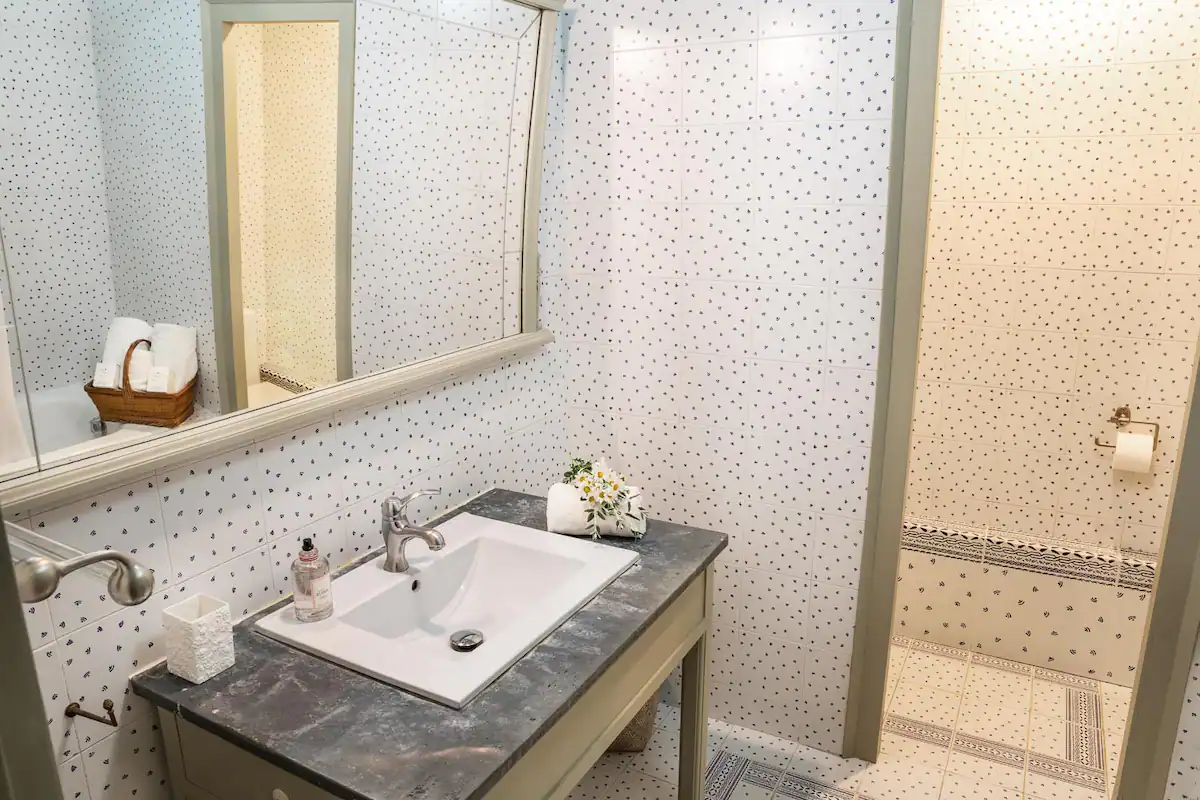 7e3f64f2-4e3a-4e2b-841b-8a79a27ccbbd