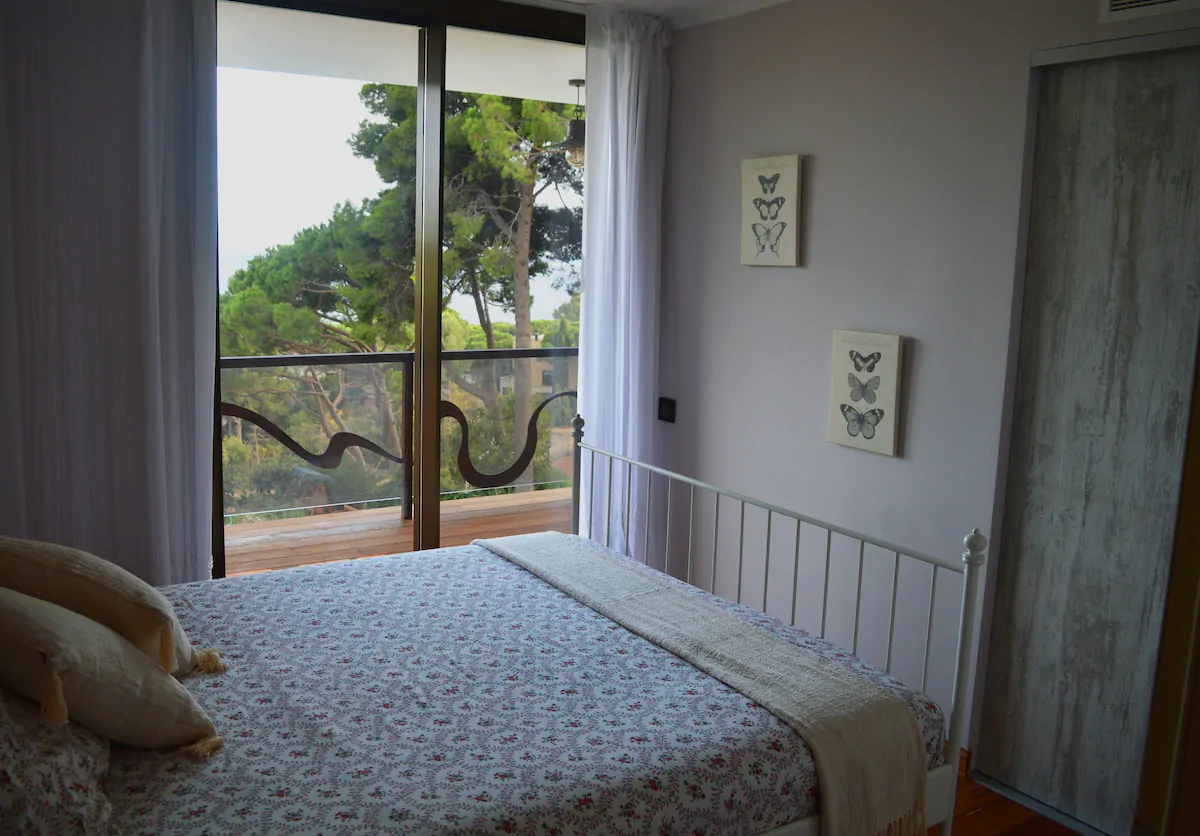 97f9ee96-999d-4a16-b5d1-2e2f5f464e69