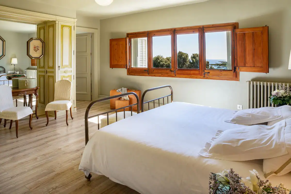 b778e1ad-4817-47ef-b20a-c9428211c538