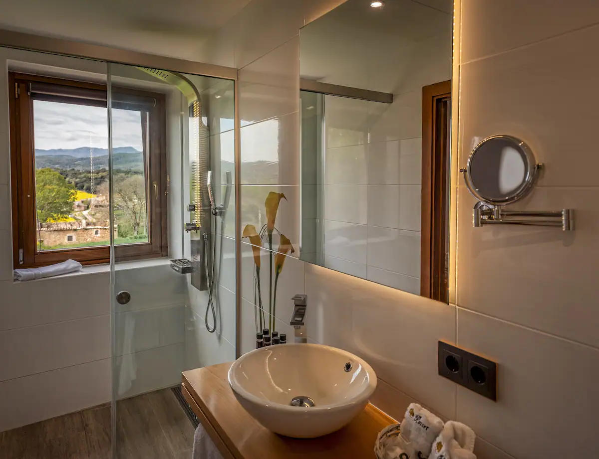 be0101e1-4f24-4d35-a84a-7d1ae6113354