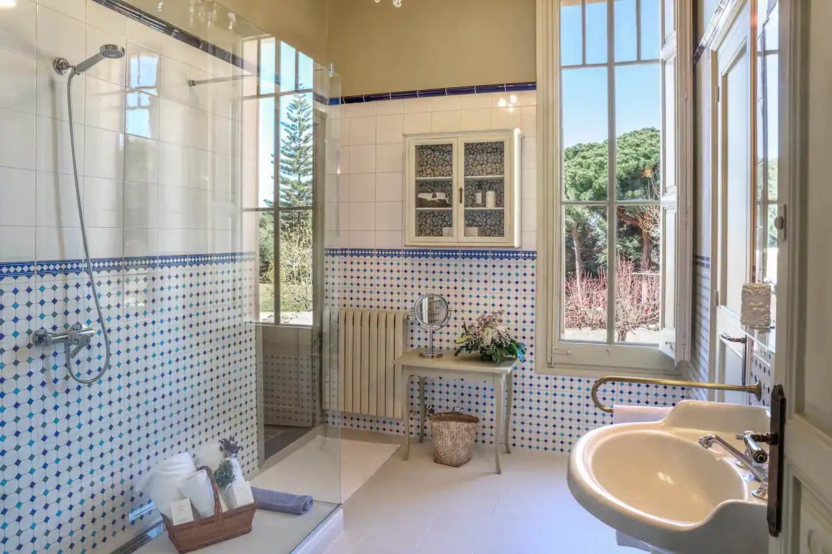 c6db1651-f93a-4add-ac7b-3073d2d34b51