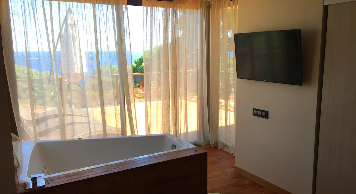 cbbe7b4d-18cb-4c18-8adc-42cab8cb4964