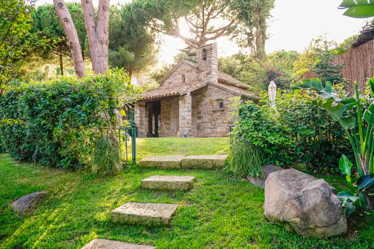 5ab6546e-4a57-468a-8ca5-e3fa1cbdfe82