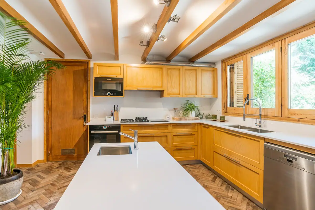 5ca18095-f43d-4aa0-b11e-80453bf5f543