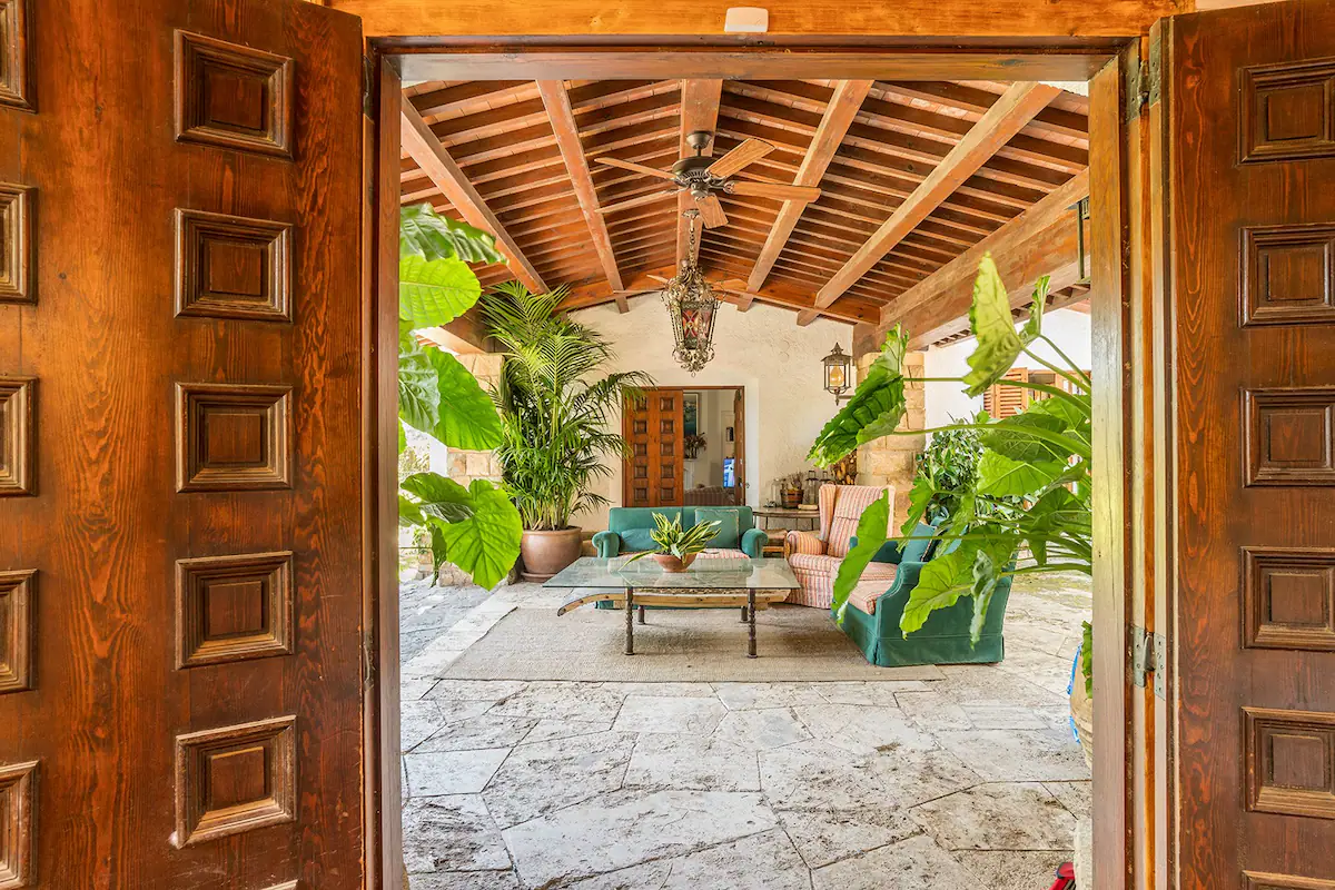 704ca555-e9db-487f-b9d6-7bea3755b5bf