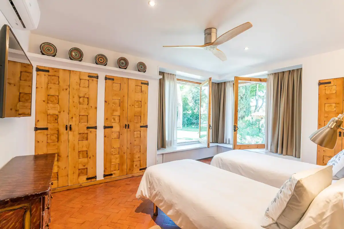 8f89d3d9-6871-4264-b7a8-e4891782bf26