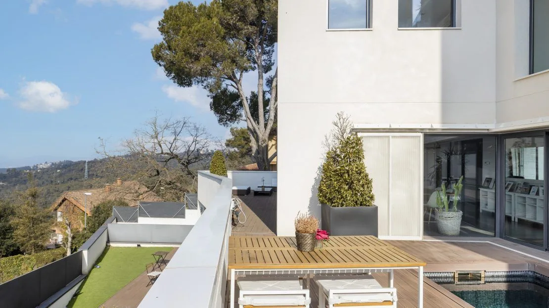 CanBasseda1_00005-1110x623