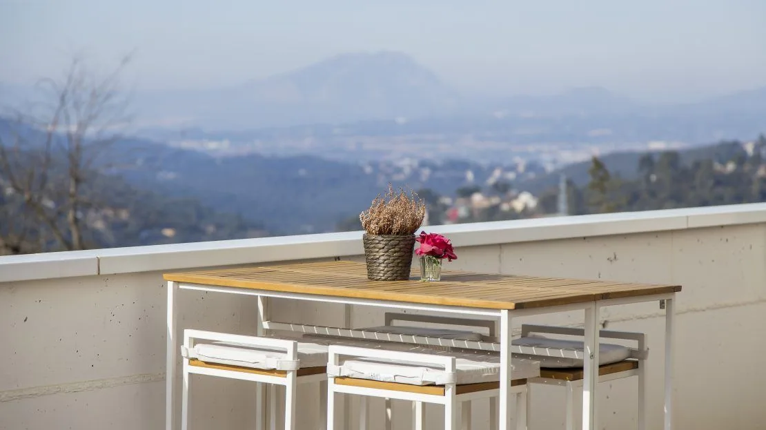 CanBasseda1_00006-1110x623