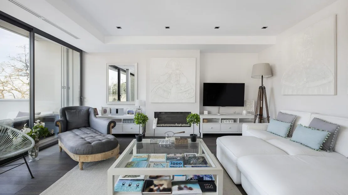 CanBasseda1_00011-1110x623