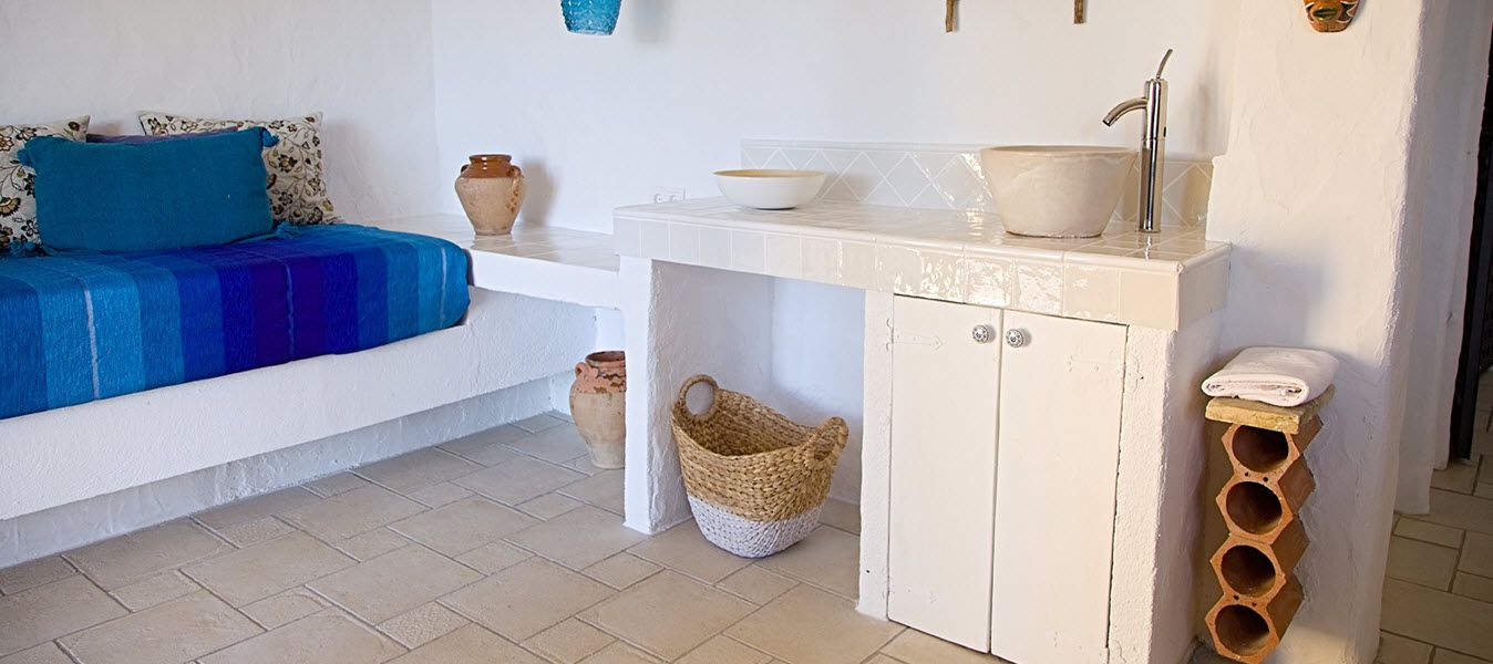 Masia-Casanova-bathroom-1