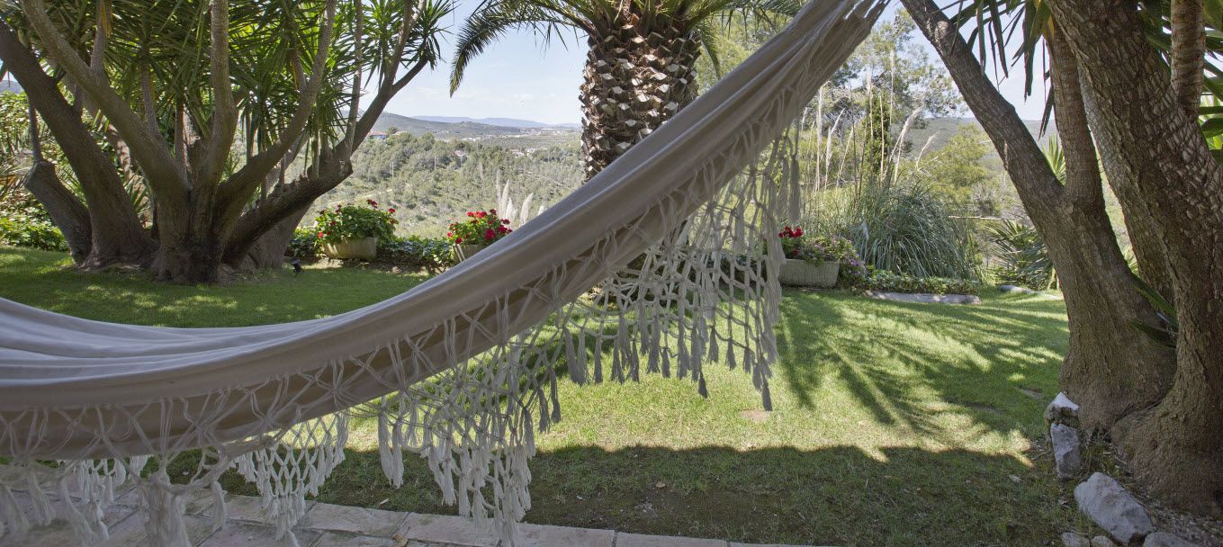 Masia-Casanova-garden-hammock-266A6041-2-resized