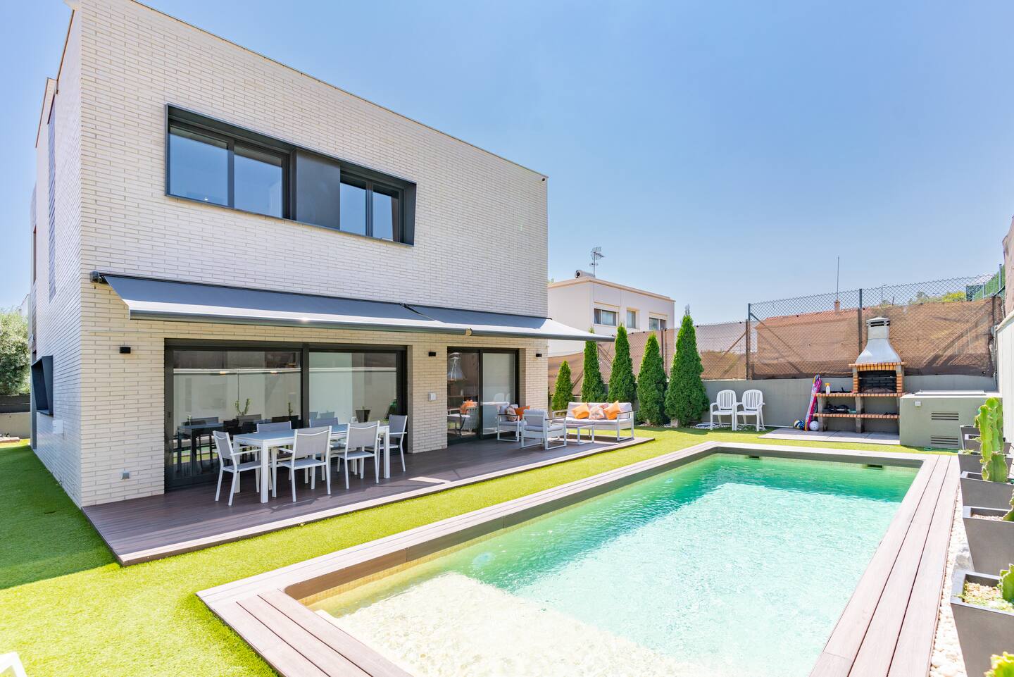 3b4312e4-5c4e-4b9b-9ebd-0d632a4044d4