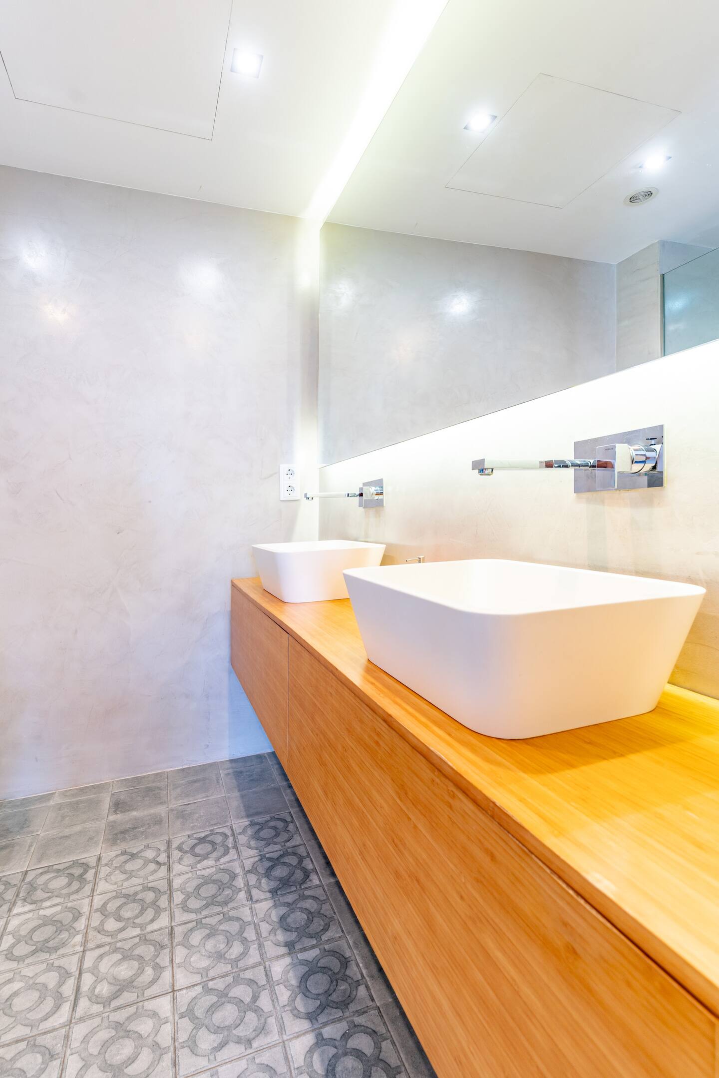 9ed98f49-048f-45bb-a0cd-0a94a7b90622