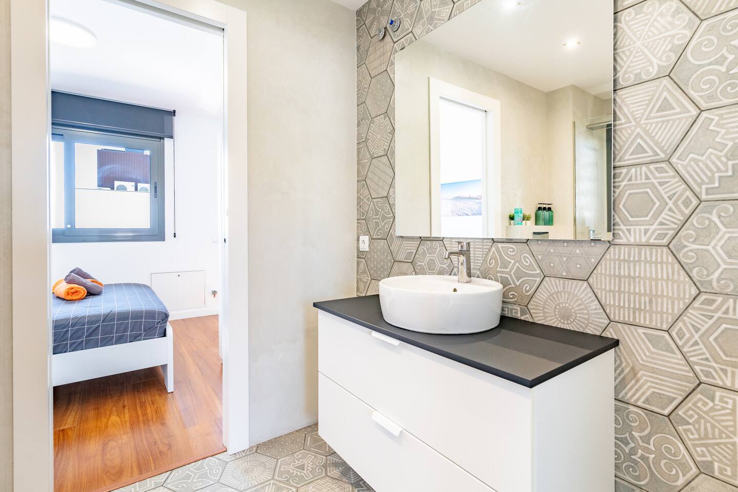 f7fee2e6-9a2d-4d72-beef-74df233fab22