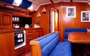 dufour43classic_8-1-300x186