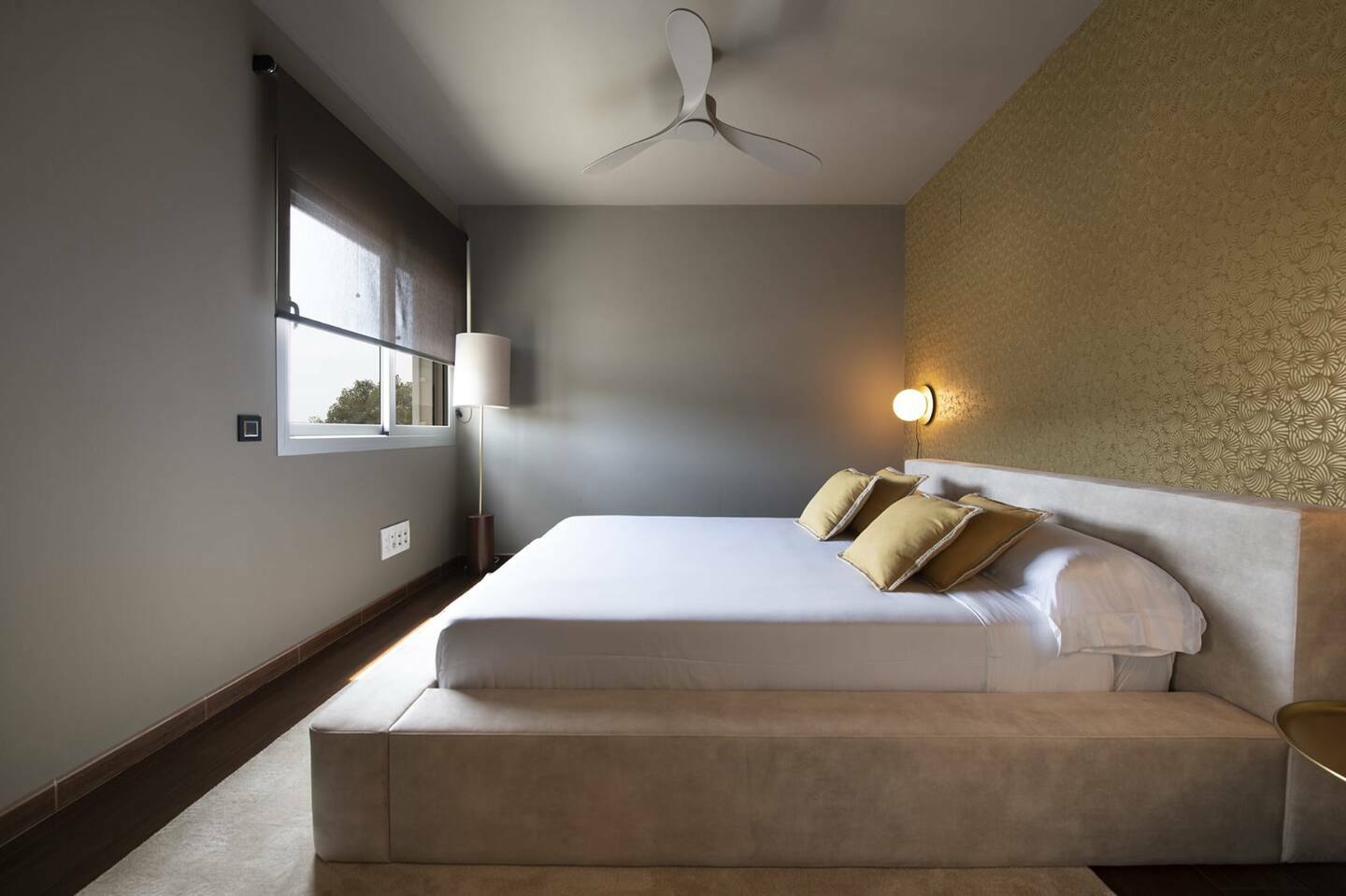 WhatsApp Image 2025-11-16 at 23.19.44